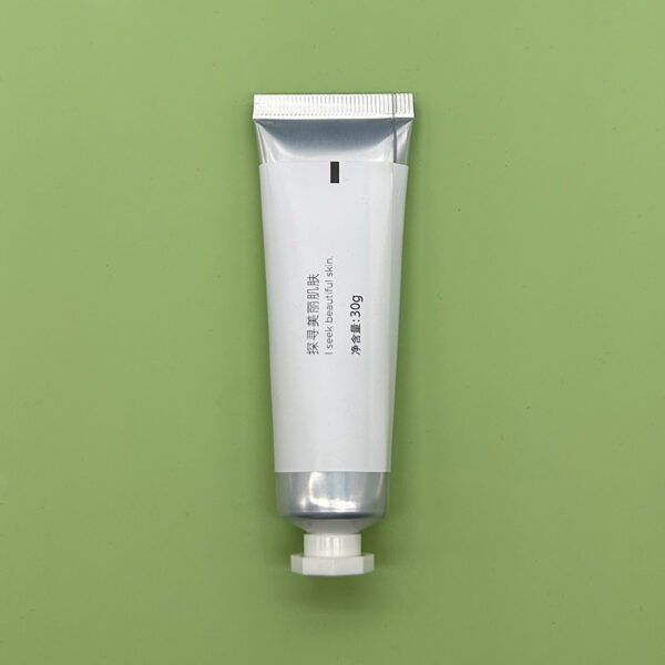 Factory Hot Sale Hand Cream Mini 30g Cute Easy to Carry Hand Cream Tube Hand Butter Moisturizer with Octagonal Cap